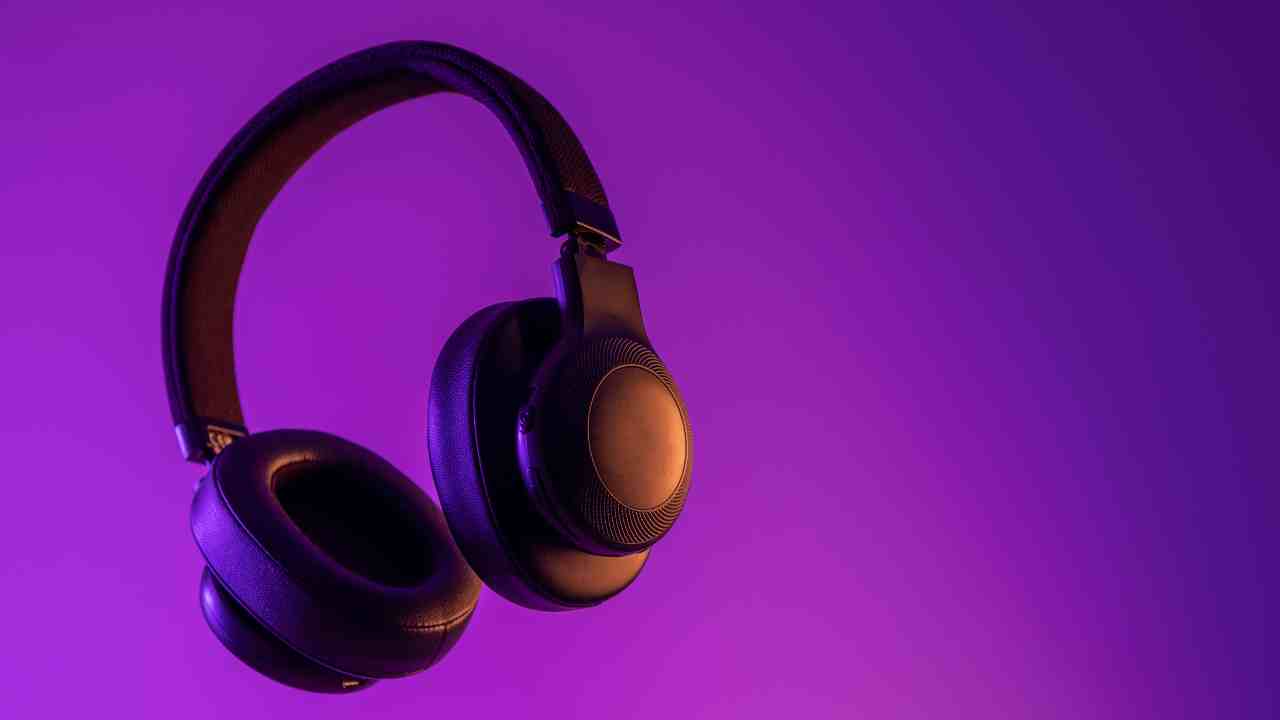 e Wireless Headphones By JBL: Unleash Your Music