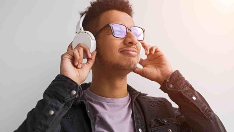5 Best Headphones That Don’t Leak Sound: A Comprehensive Guide